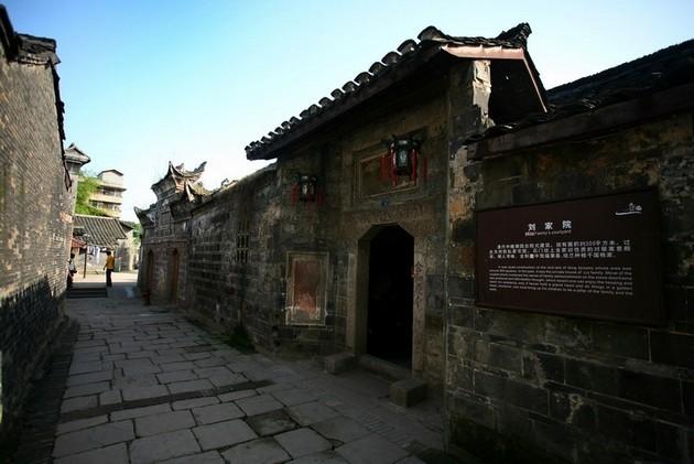 寻找游泳套件