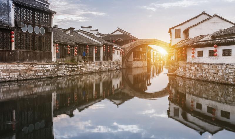 月亮形状的项链为什么设计成断了呢？游戏画面